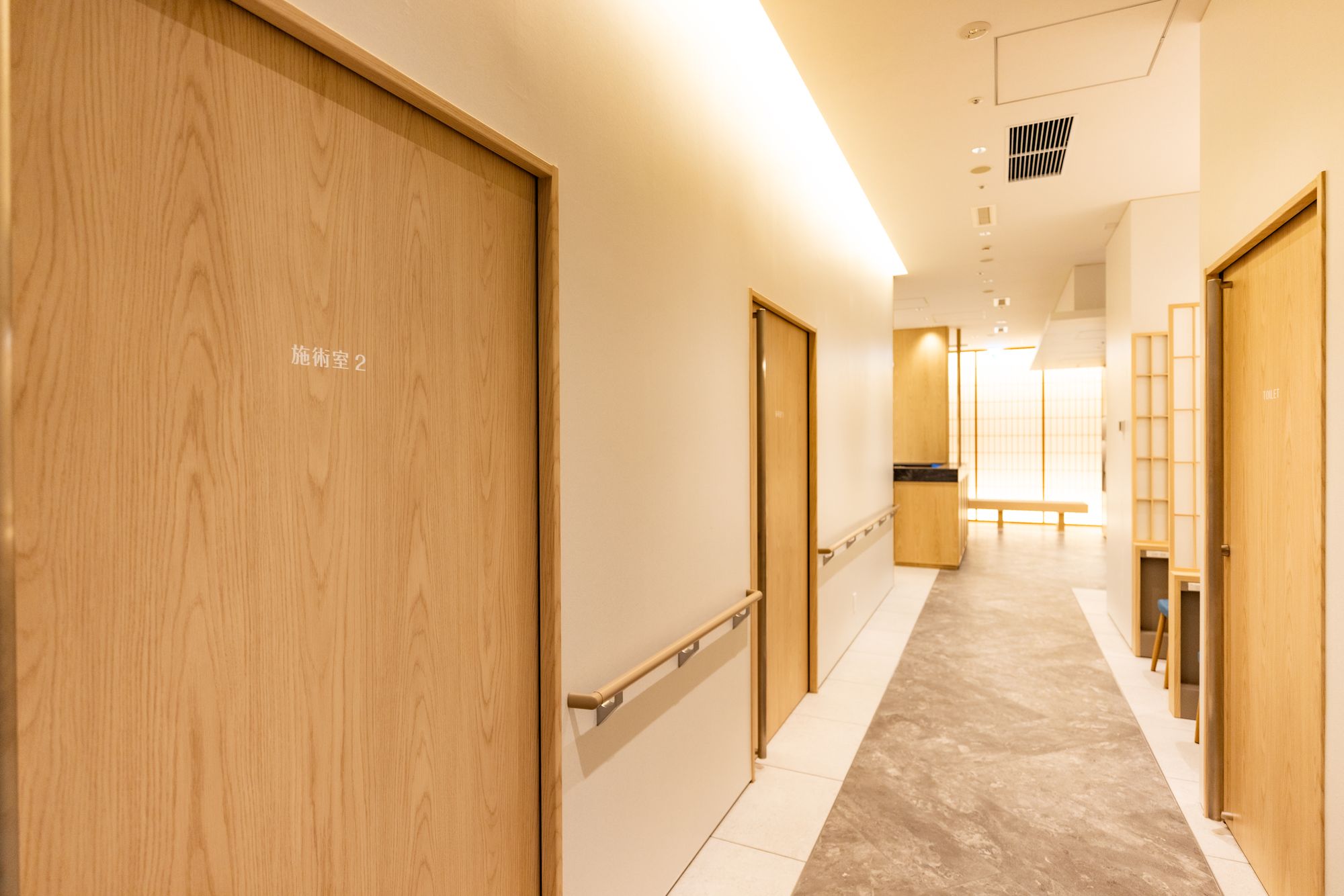PONERE CLINIC OSAKA 受付・院内